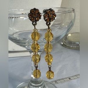 Vintage 1928 light yellow sparkly bead dangle earrings